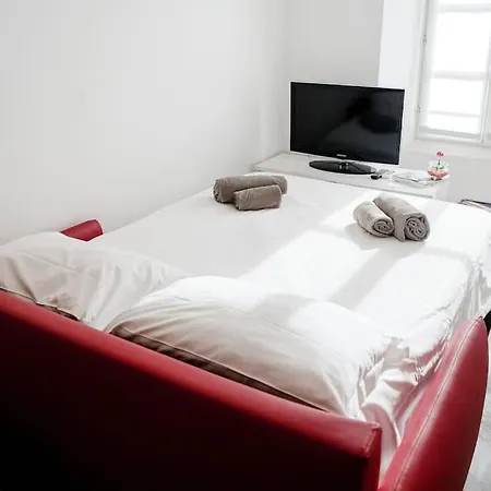Be Happy Urban Loft By 