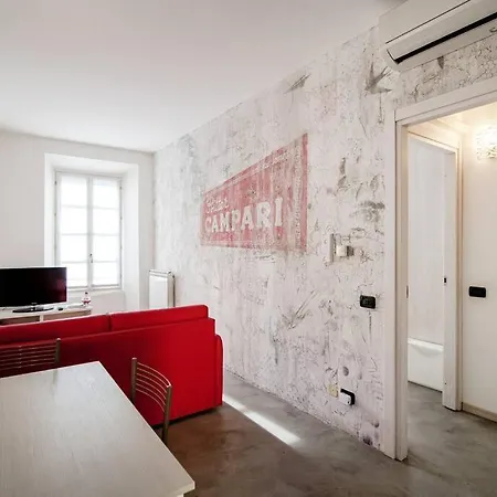 Be Happy - The House Of Travelers * 코모