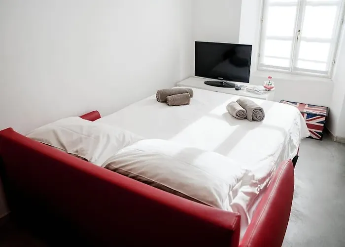 Be Happy Urban Loft By 