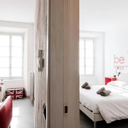 Be Happy - The House Of Travelers Apartment Como
